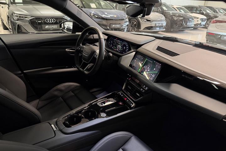 Sort Audi e-tron GT fra 2024