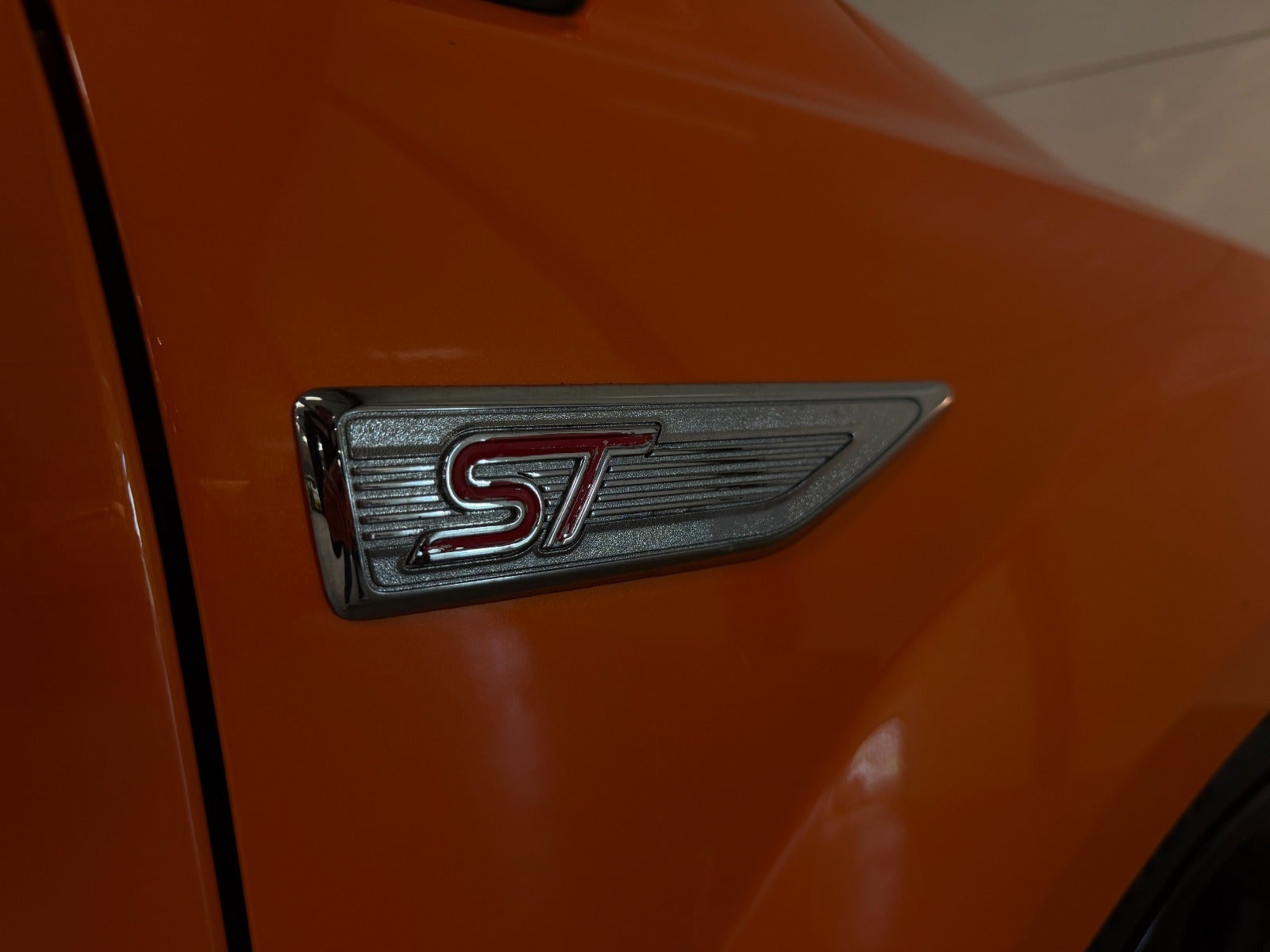 Rød Ford Focus fra 2006
