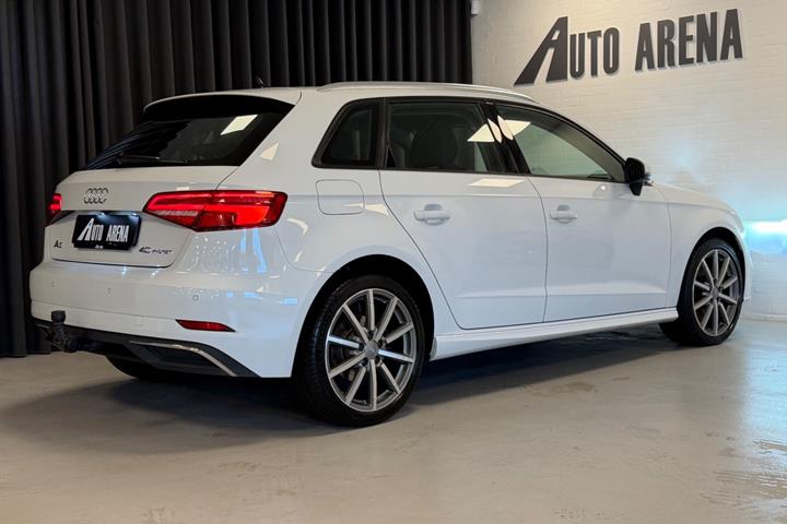 Hvid Audi A3 fra 2021