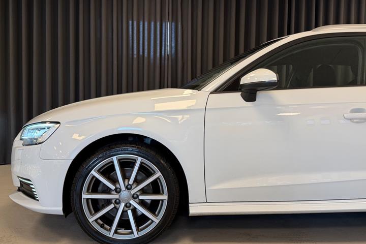 Hvid Audi A3 fra 2021