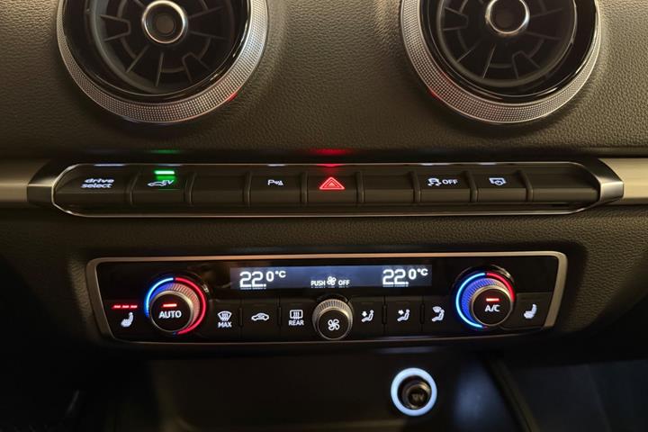 Hvid Audi A3 fra 2021