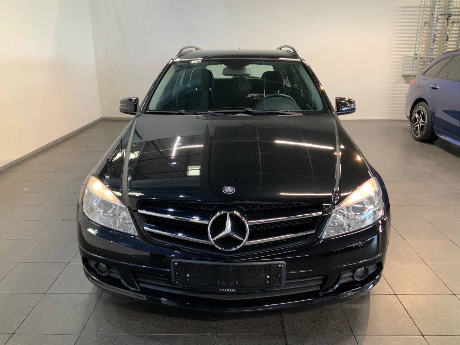Sort Mercedes C180 fra 2010