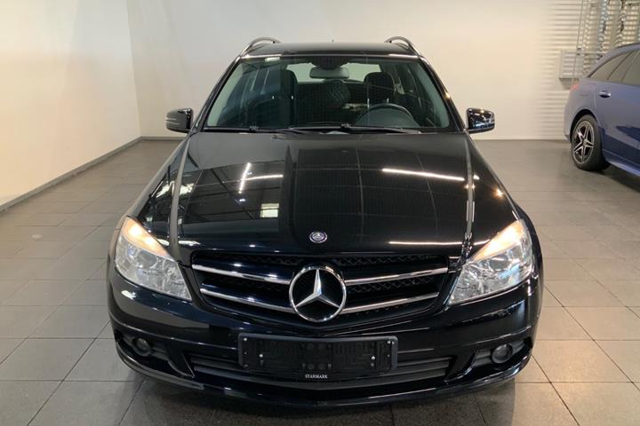 Sort Mercedes C180 fra 2010
