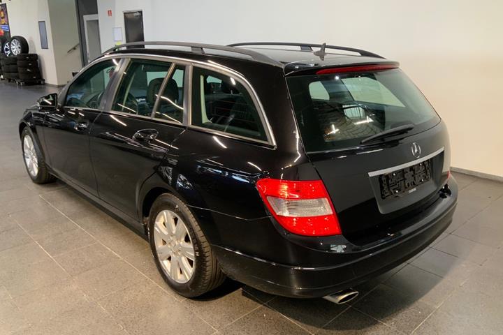 Sort Mercedes C180 fra 2010