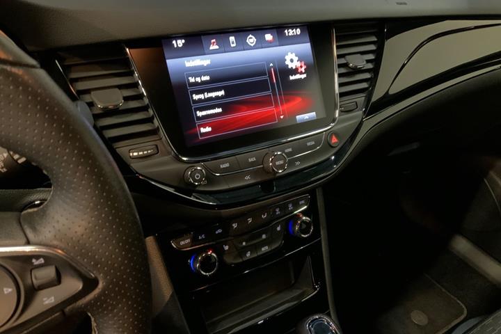 Hvid Opel Astra fra 2019