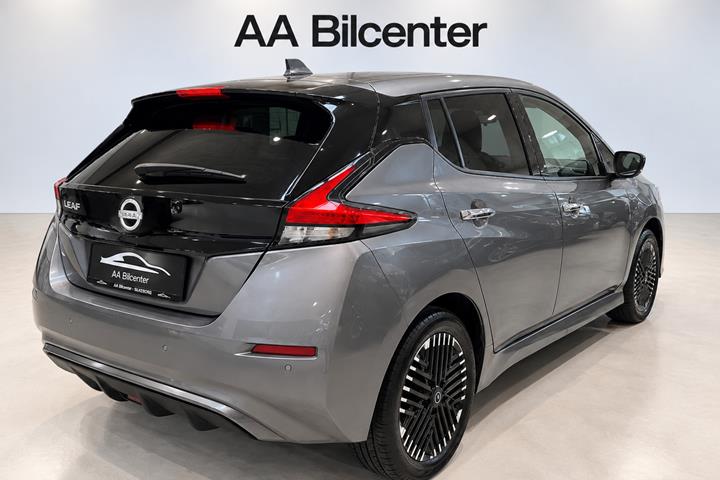 Grå Nissan Leaf fra 2022