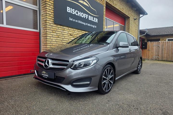 Grå Mercedes B180 fra 2017