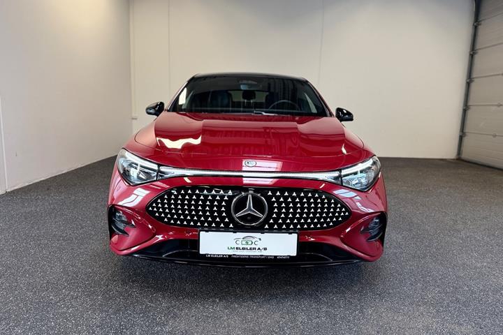 Rød Mercedes CLA250+ fra 2026