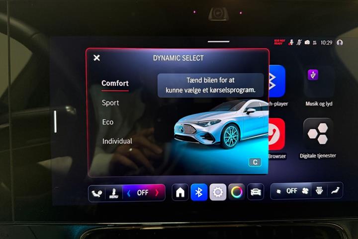 Rød Mercedes CLA250+ fra 2026