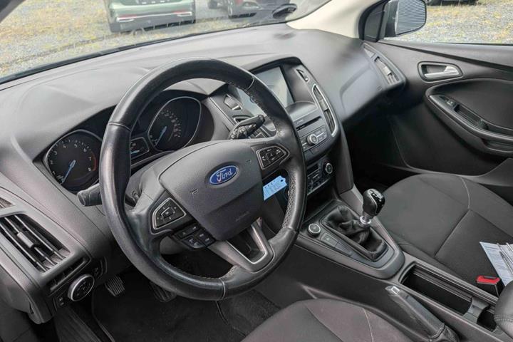 Grå Ford Focus fra 2015