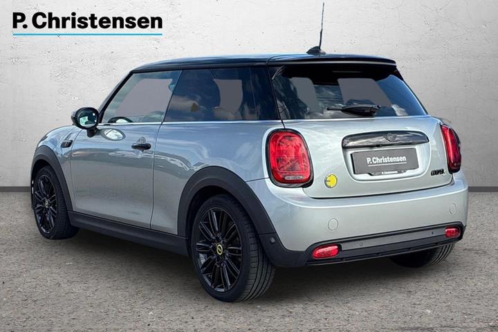 Sølv Mini Cooper SE fra 2023