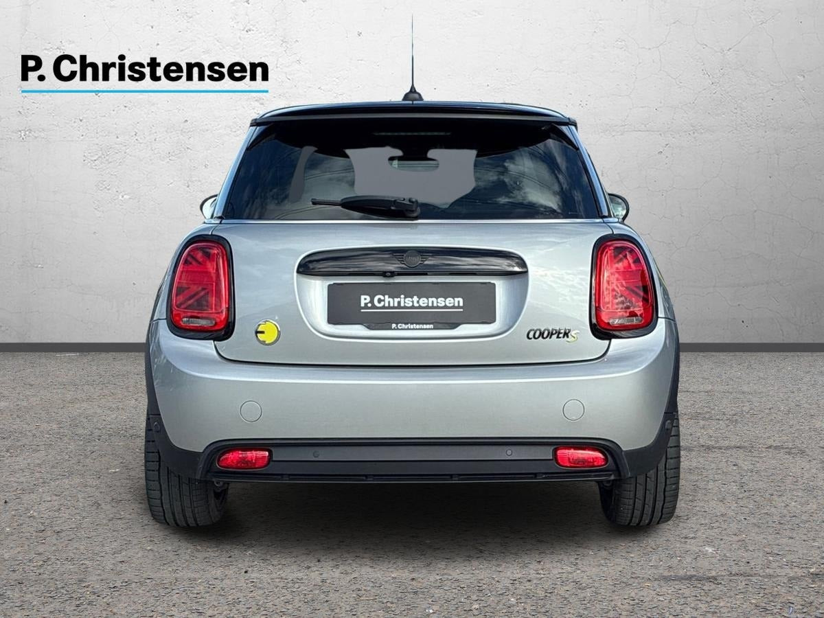 Sølv Mini Cooper SE fra 2023
