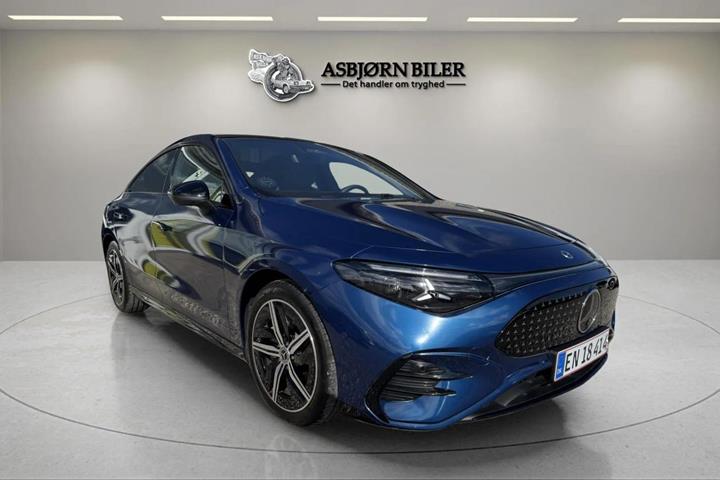 Blå Mercedes CLA250+ fra 2025