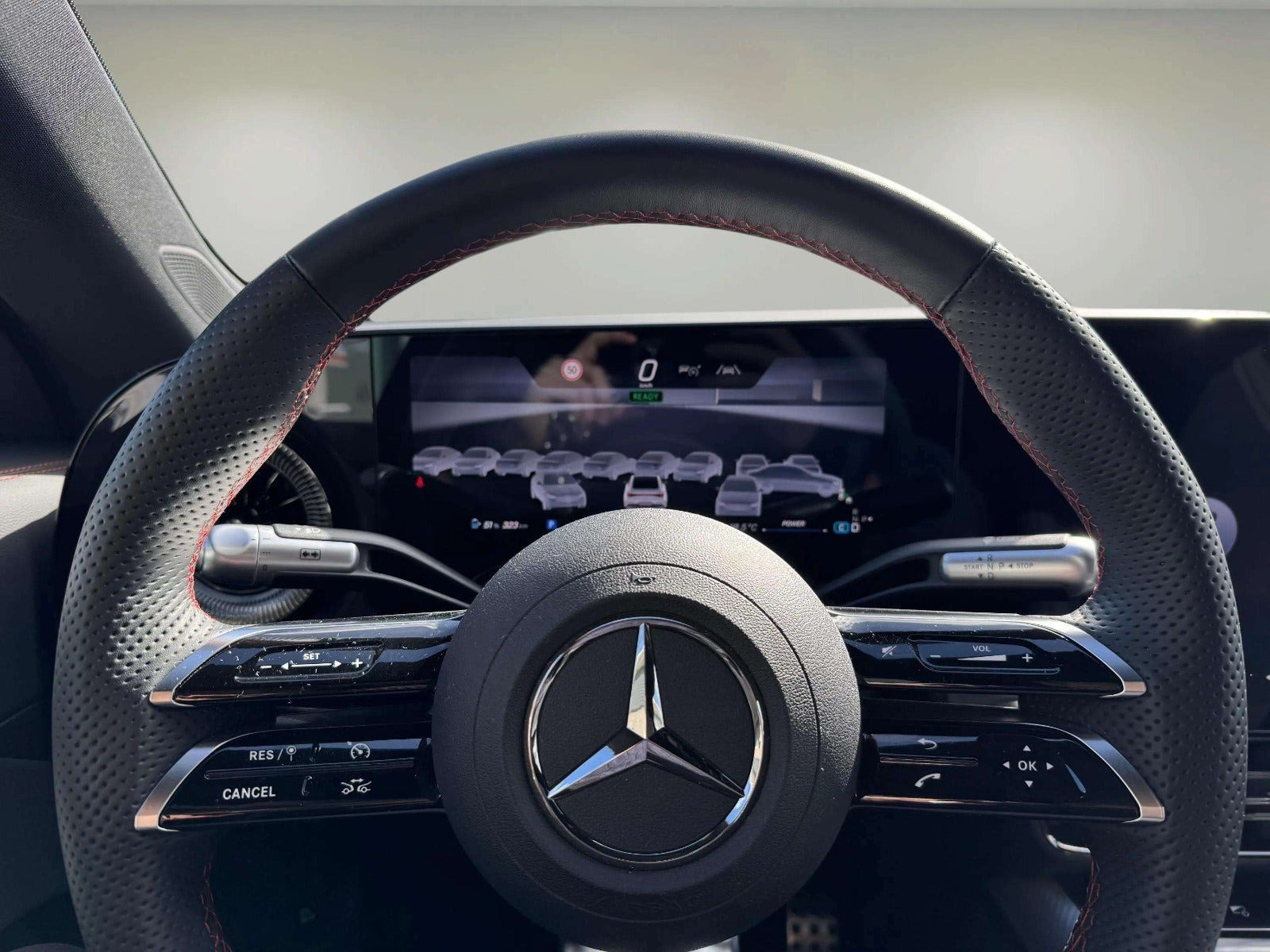 Blå Mercedes CLA250+ fra 2025