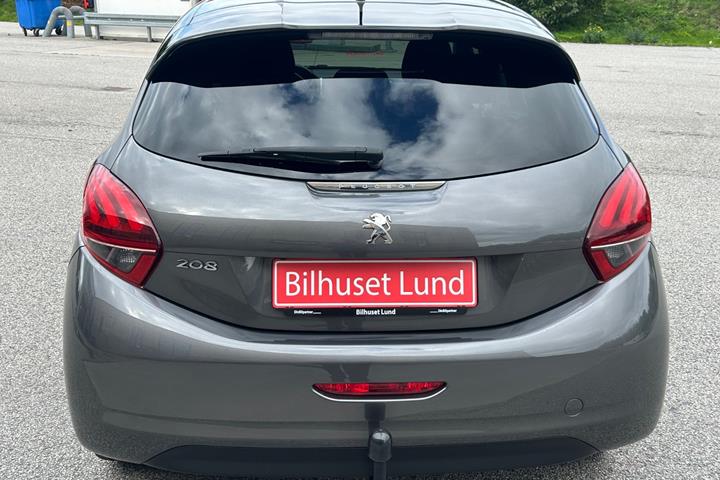 Grå Peugeot 208 fra 2019