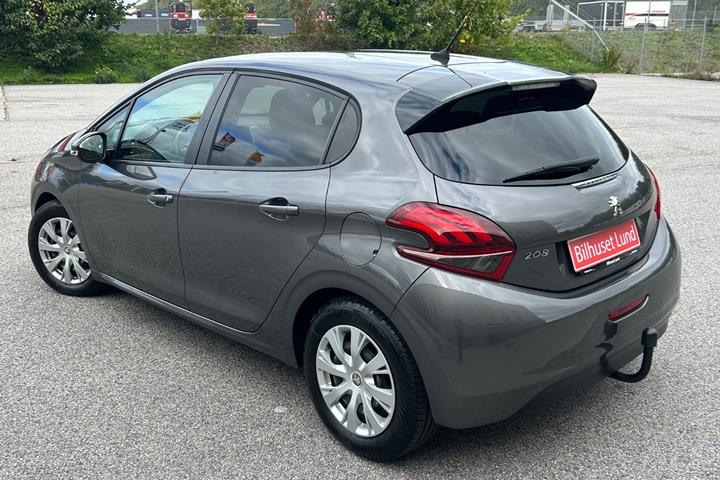 Grå Peugeot 208 fra 2019