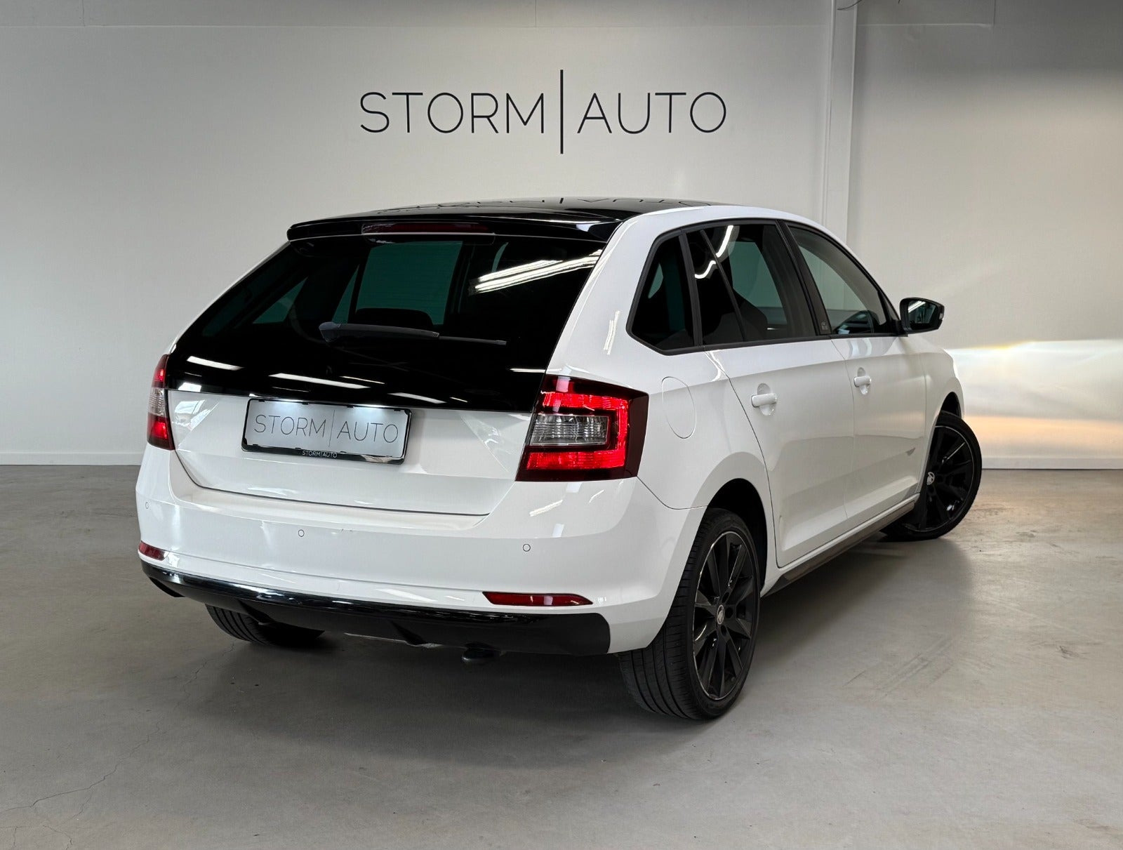 Hvid Skoda Rapid fra 2015