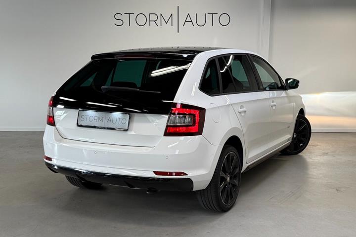 Hvid Skoda Rapid fra 2015