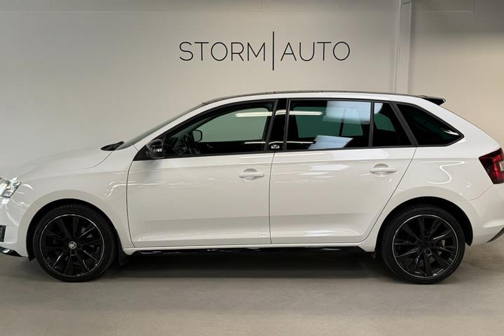 Hvid Skoda Rapid fra 2015