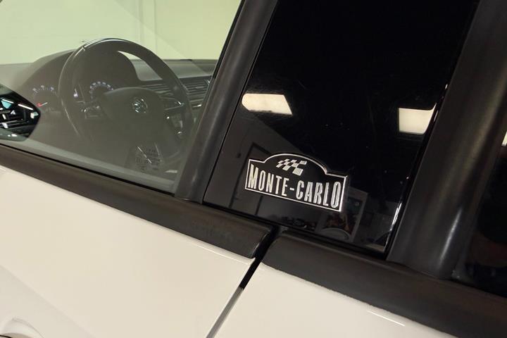 Hvid Skoda Rapid fra 2015