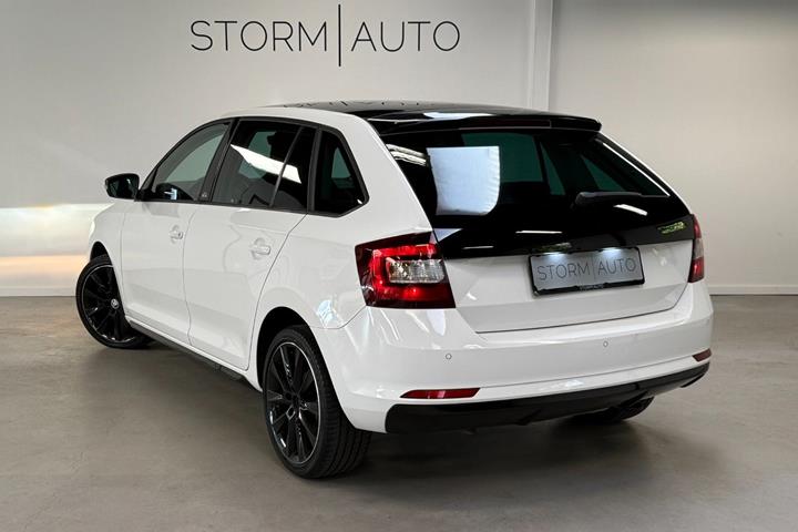 Hvid Skoda Rapid fra 2015