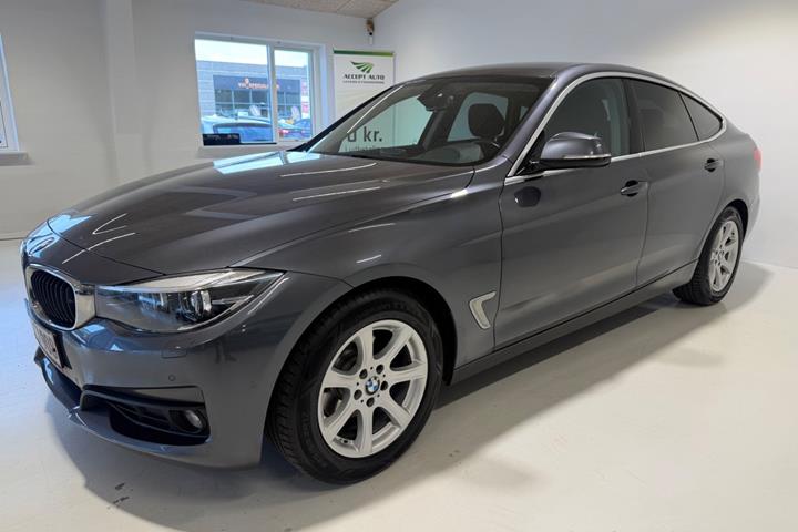 Grå BMW 320d fra 2018
