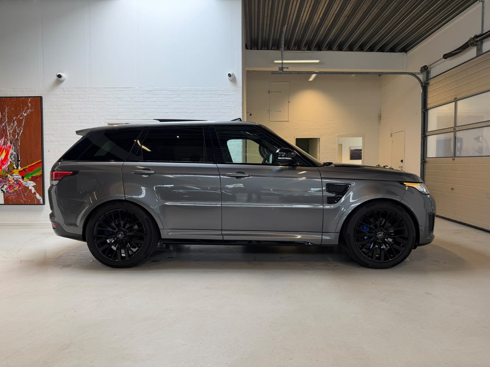 Grå Land Rover Range Rover sport fra 2017