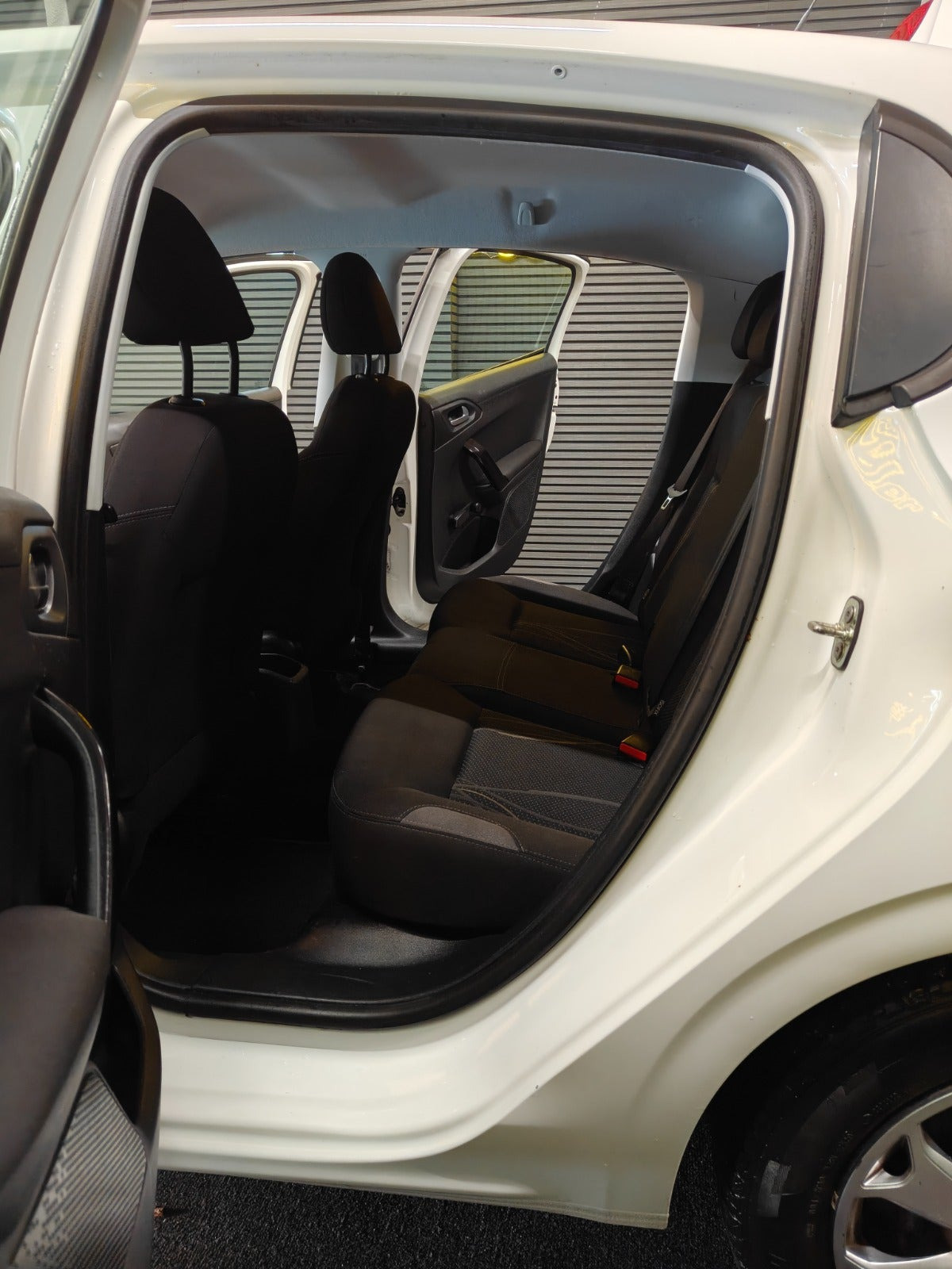 undefined Peugeot 208 fra 2012