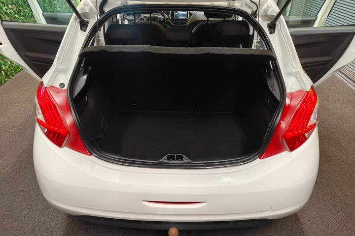 undefined Peugeot 208 fra 2012