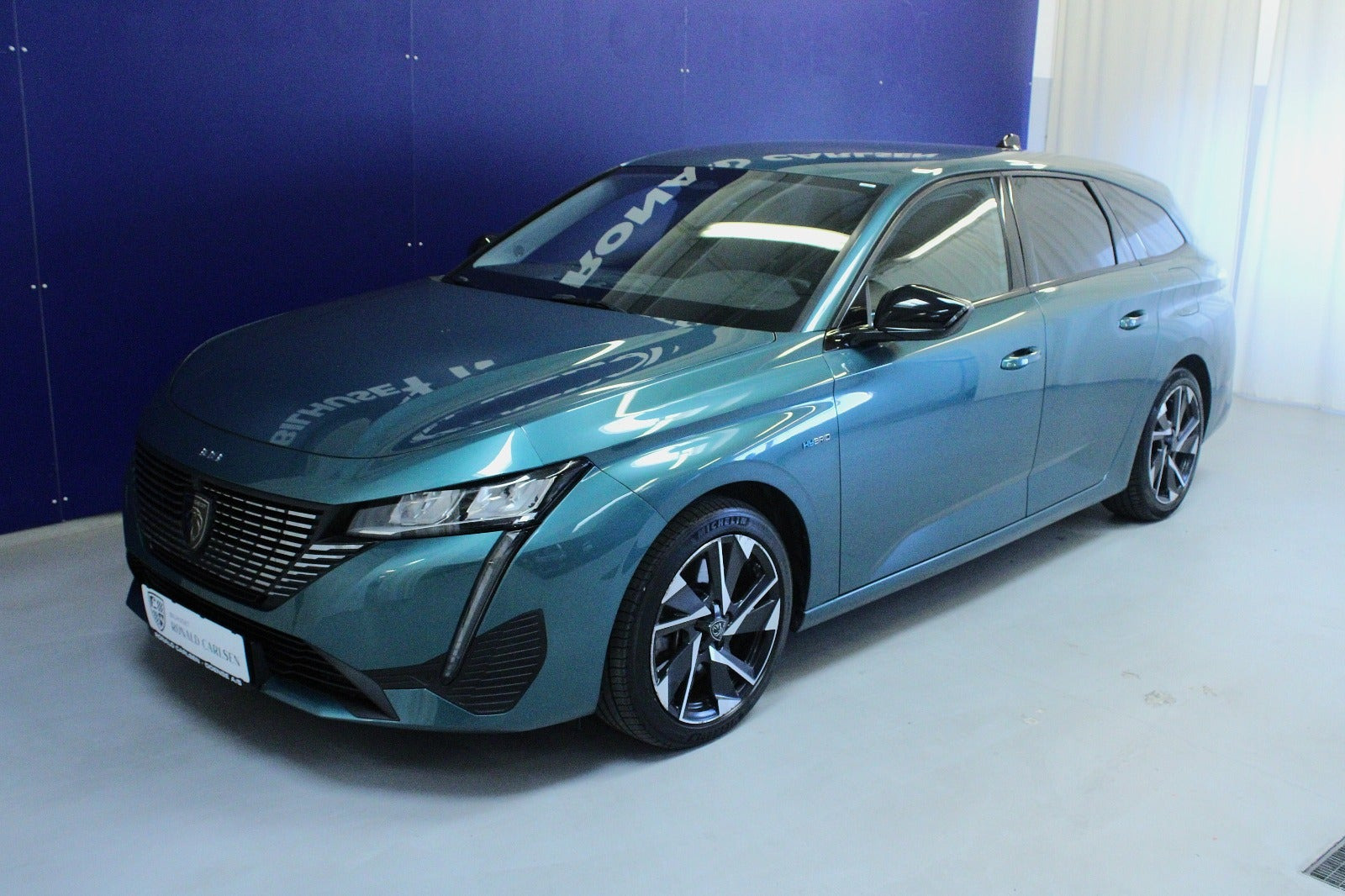 Grøn Peugeot 308 fra 2022