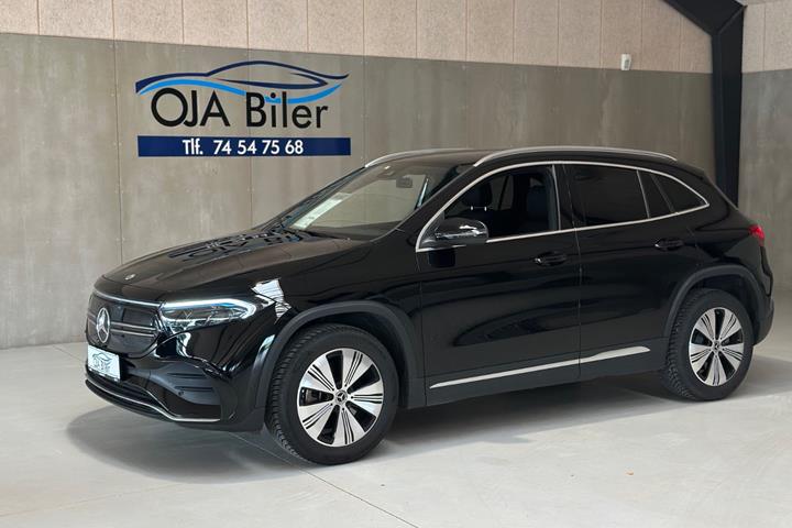 Sort Mercedes EQA250+ fra 2022 set udefra