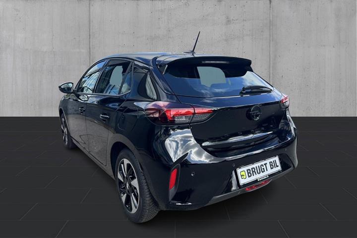 Sort Opel Corsa-e fra 2024