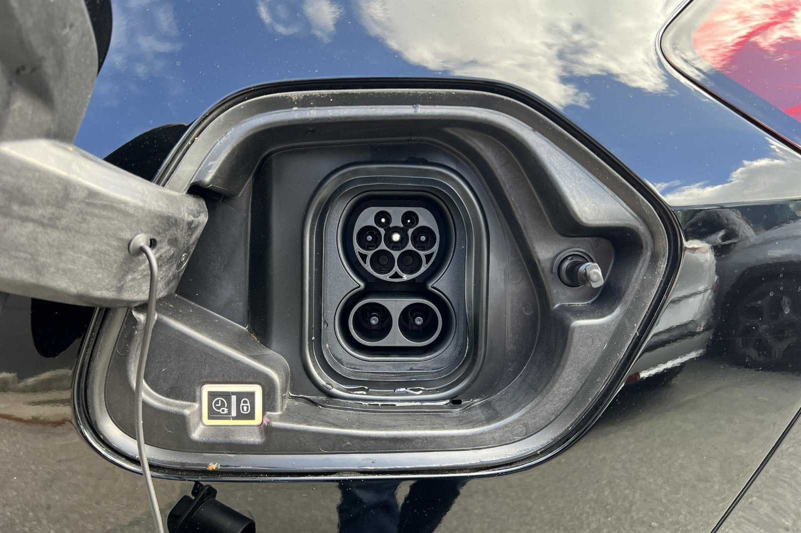 Sort Opel Corsa-e fra 2024