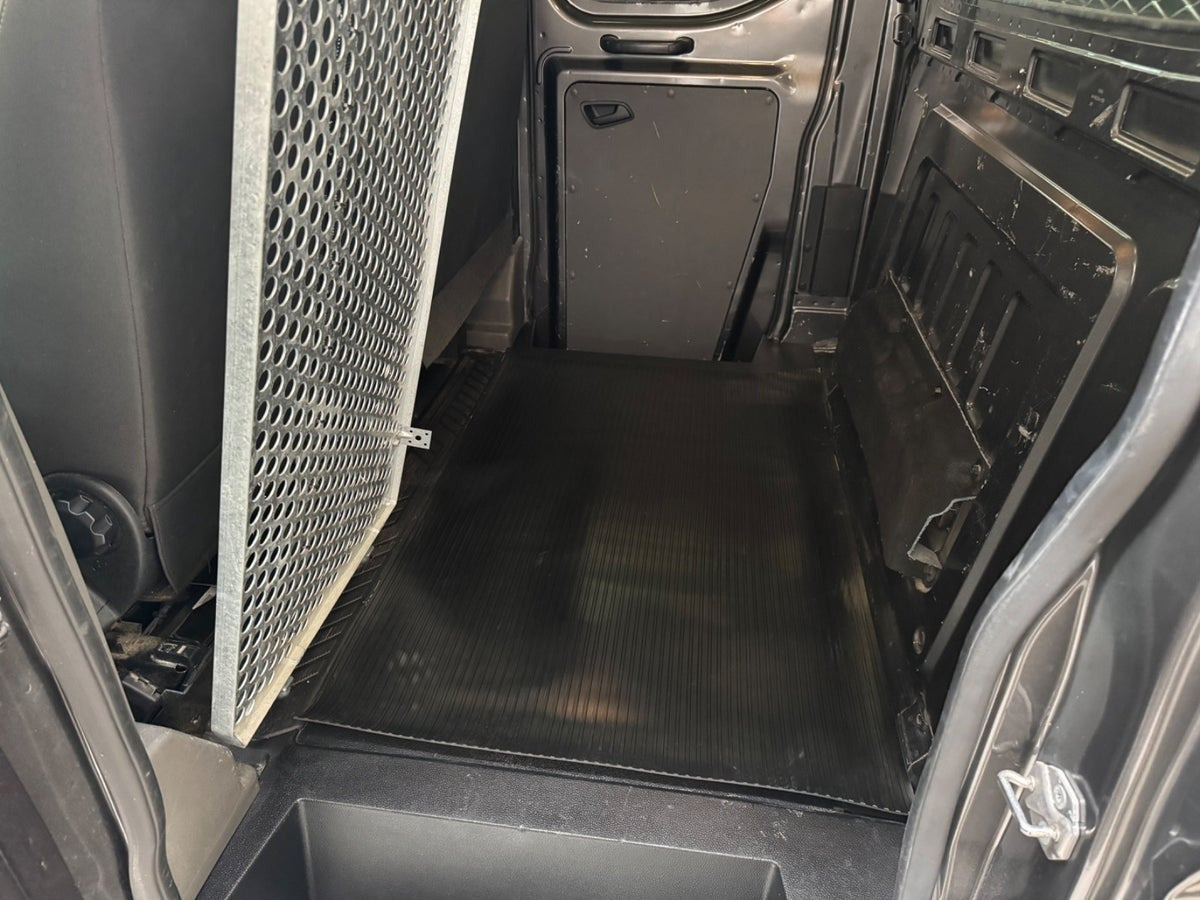 Grå Ford Transit 350 L4 Chassis fra 2020