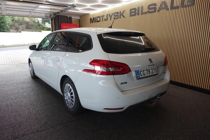 Hvid Peugeot 308 fra 2017