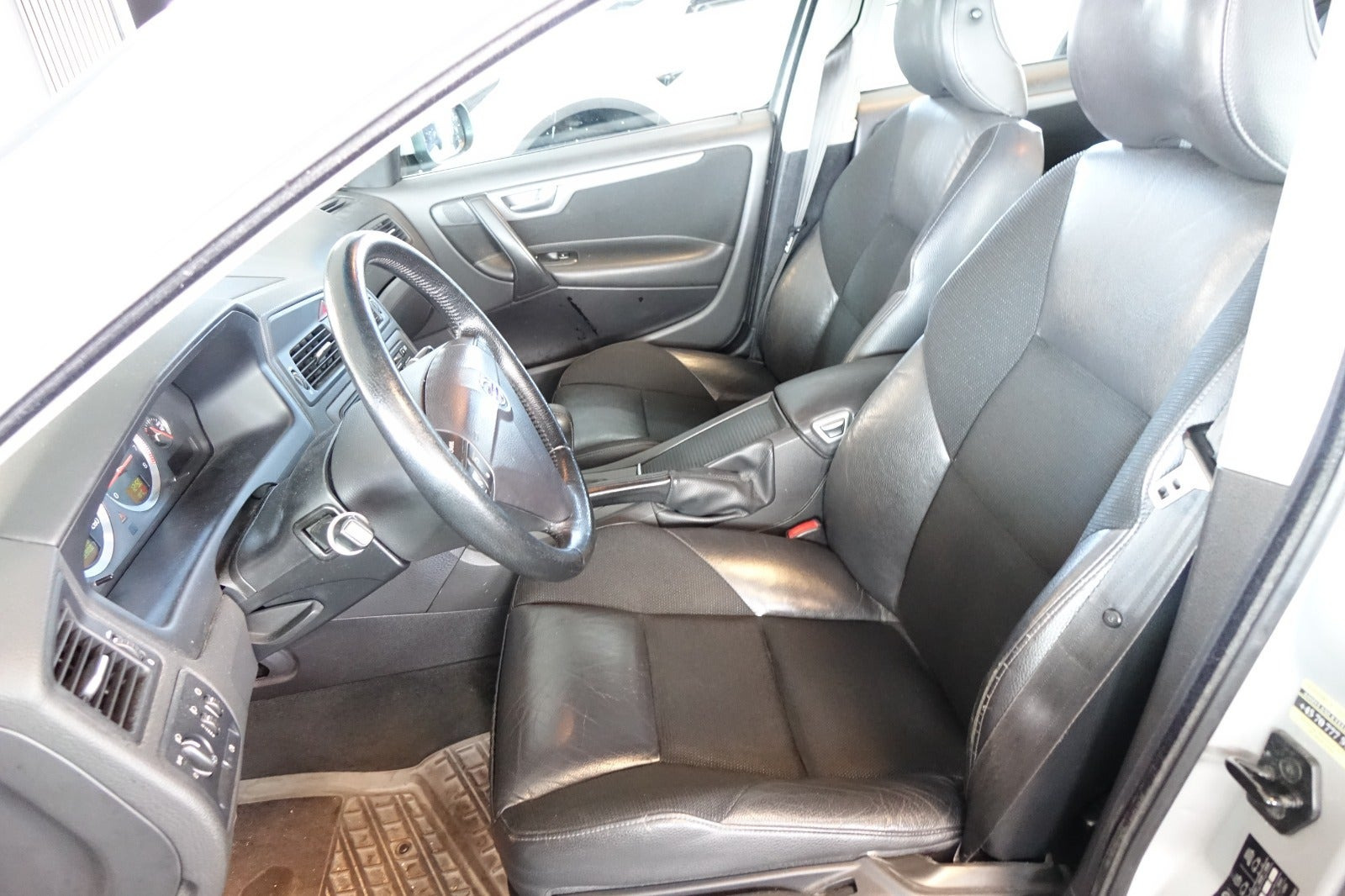 Sølv Volvo S60 fra 2007