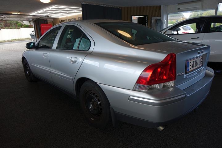 Sølv Volvo S60 fra 2007