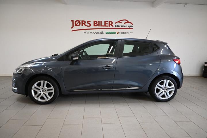 Grå Renault Clio IV fra 2018