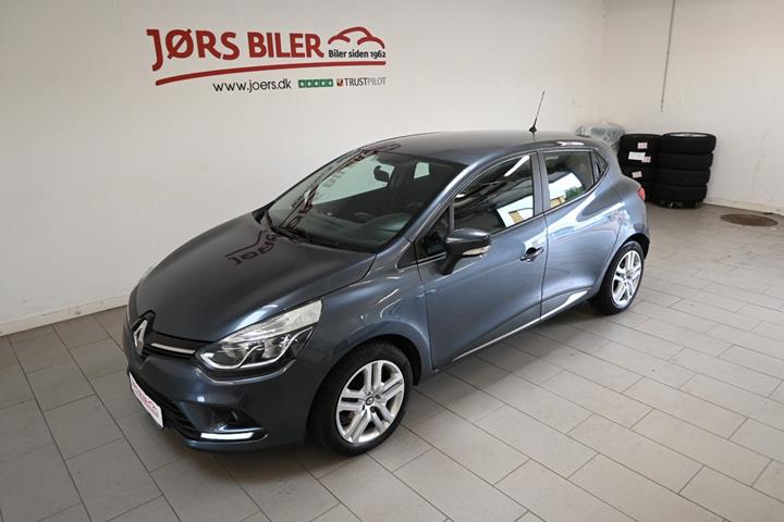 Grå Renault Clio IV fra 2018