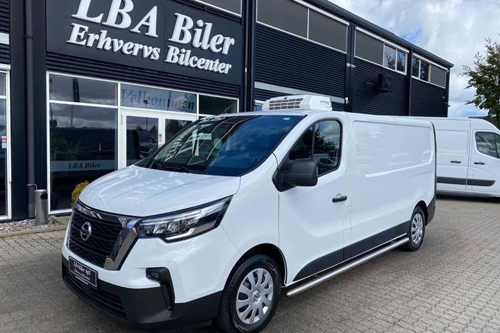 Hvid Nissan Primastar fra 2024