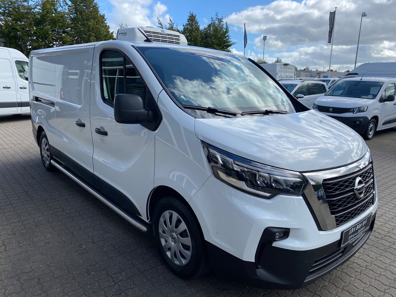 Hvid Nissan Primastar fra 2024