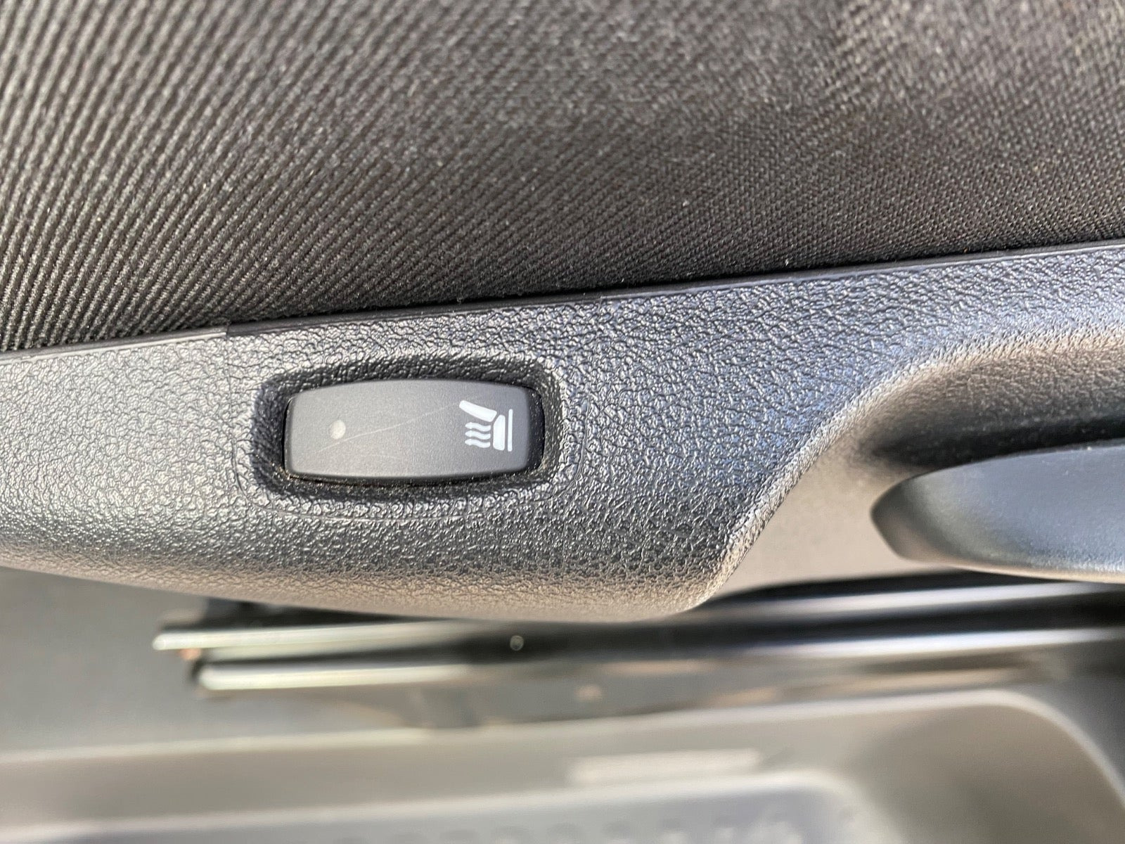 Hvid Nissan Primastar fra 2024