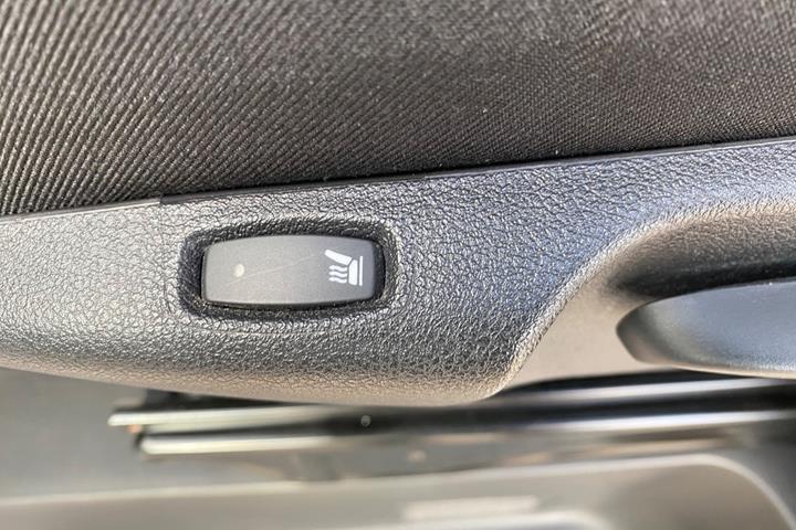 Hvid Nissan Primastar fra 2024