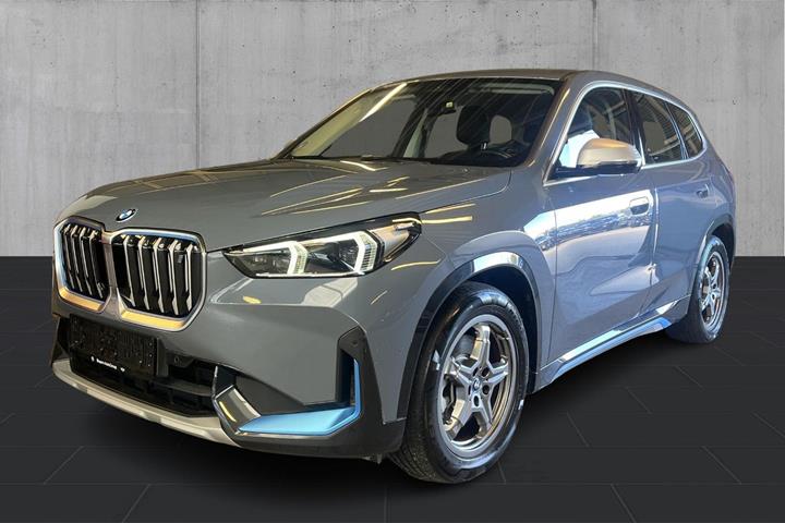 Grå BMW iX1 fra 2023