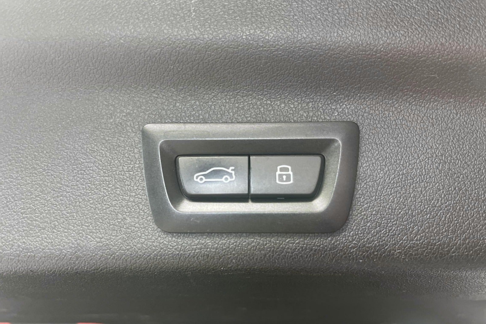 Grå BMW iX1 fra 2023