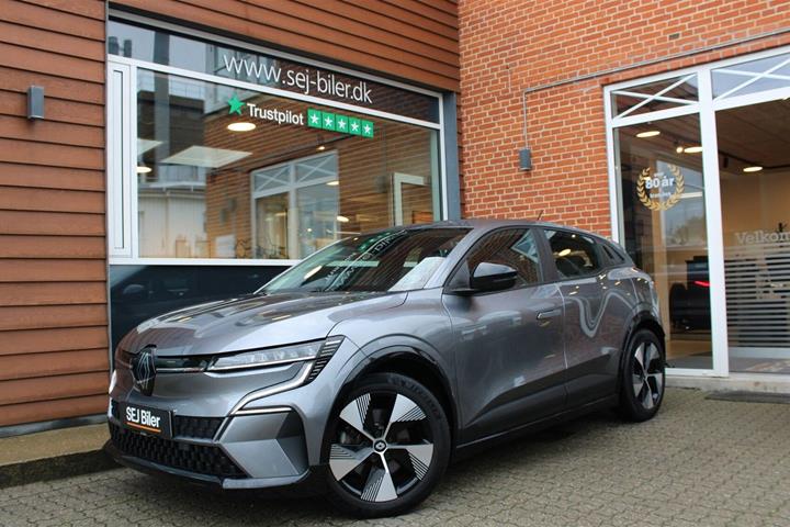 Grå Renault Megane E-Tech fra 2023