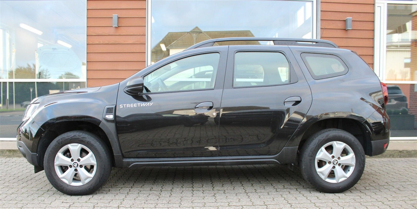 Sort Dacia Duster fra 2019