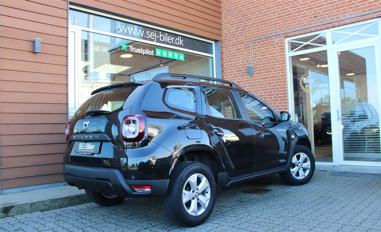 Sort Dacia Duster fra 2019