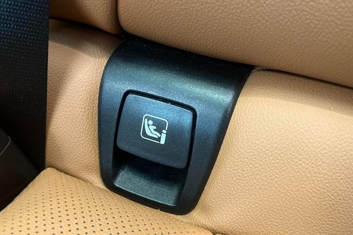 Sølv BMW iX3 fra 2022