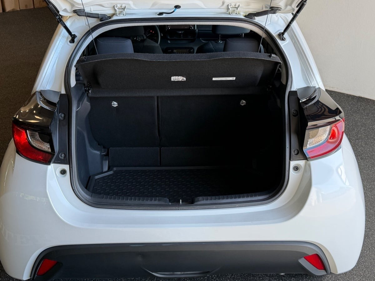 Hvid Mazda 2 fra 2022